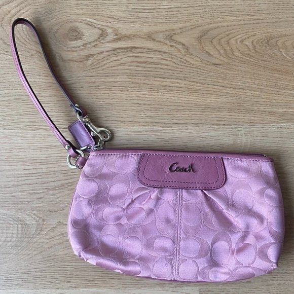 Coach Lavender Large Wristlet with Classic C Print - Picture 1 of 4